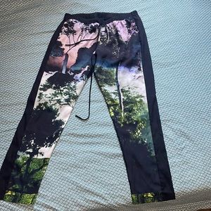 Printed pants size M